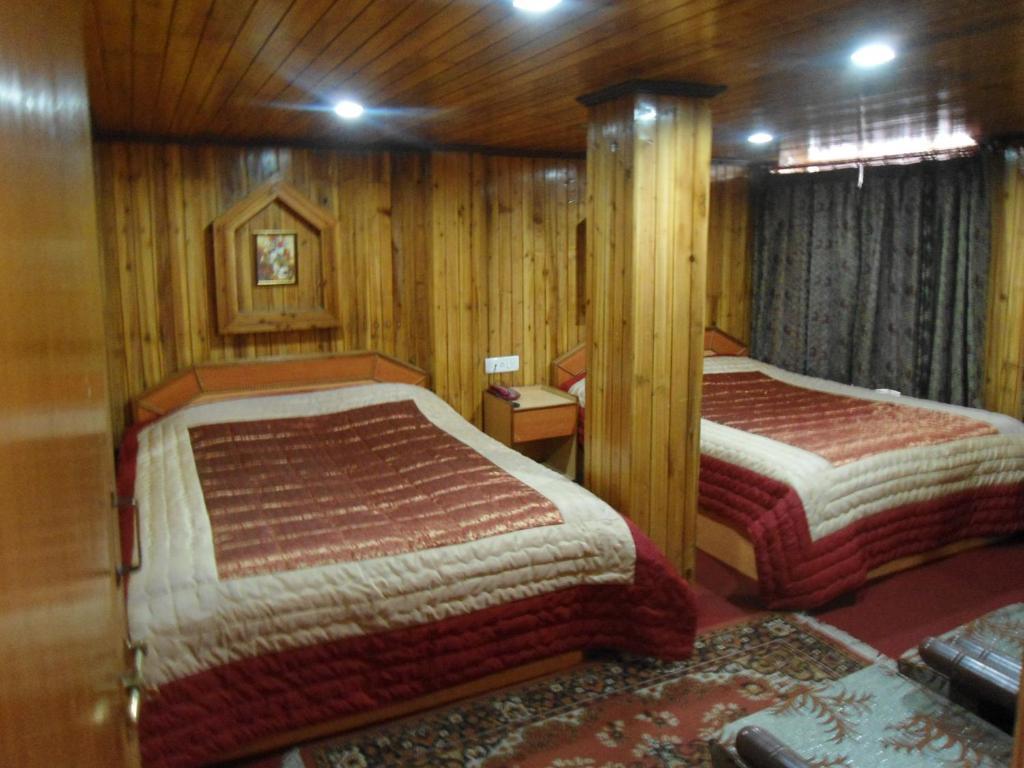 Broadway Hotel Darjeeling  Room photo
